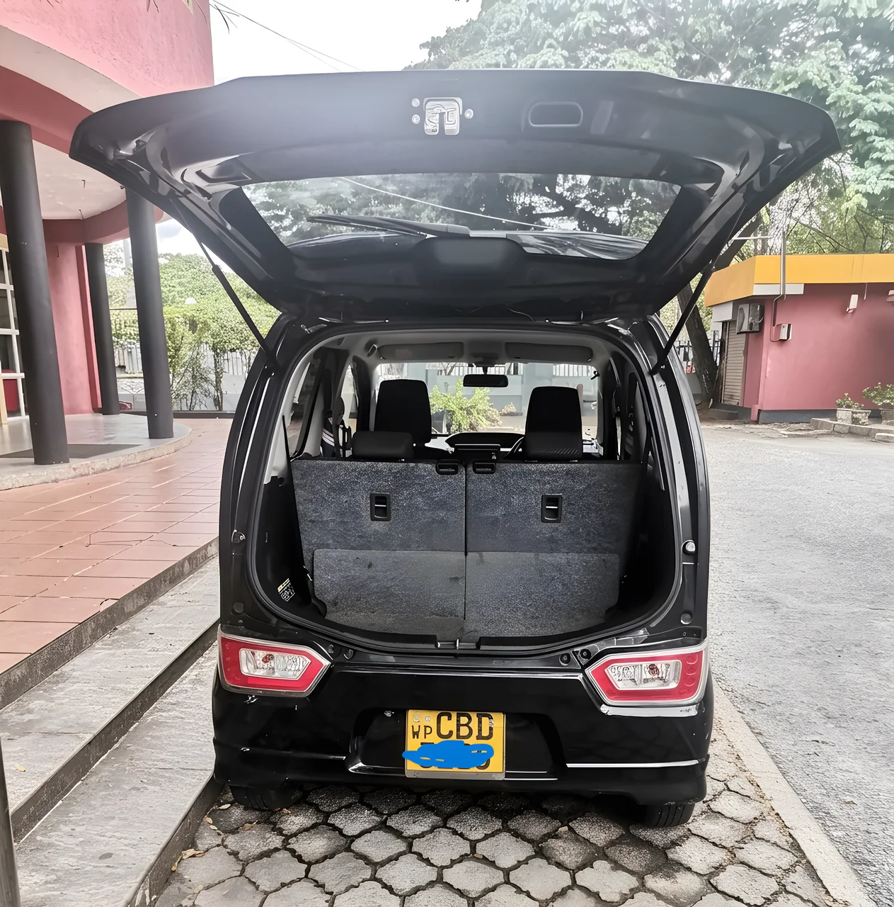 Thumbnail 4 background