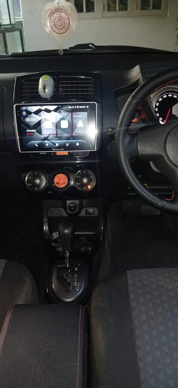 Thumbnail 2 background