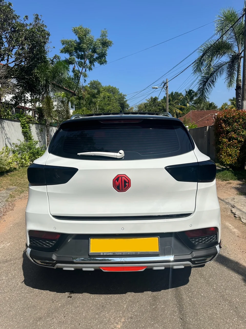 Thumbnail 3 background