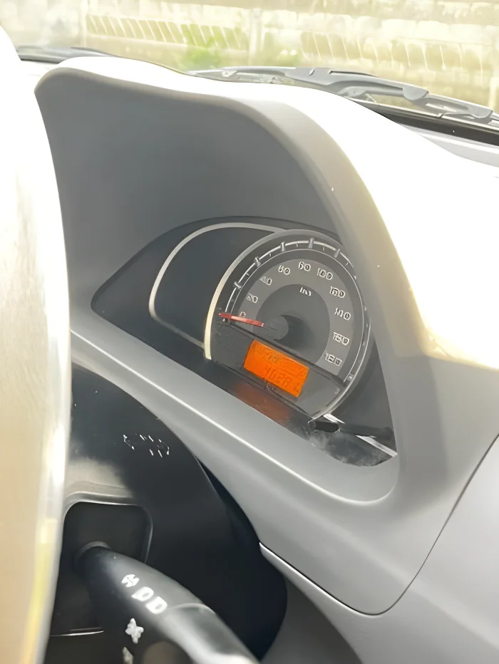 Thumbnail 2 background