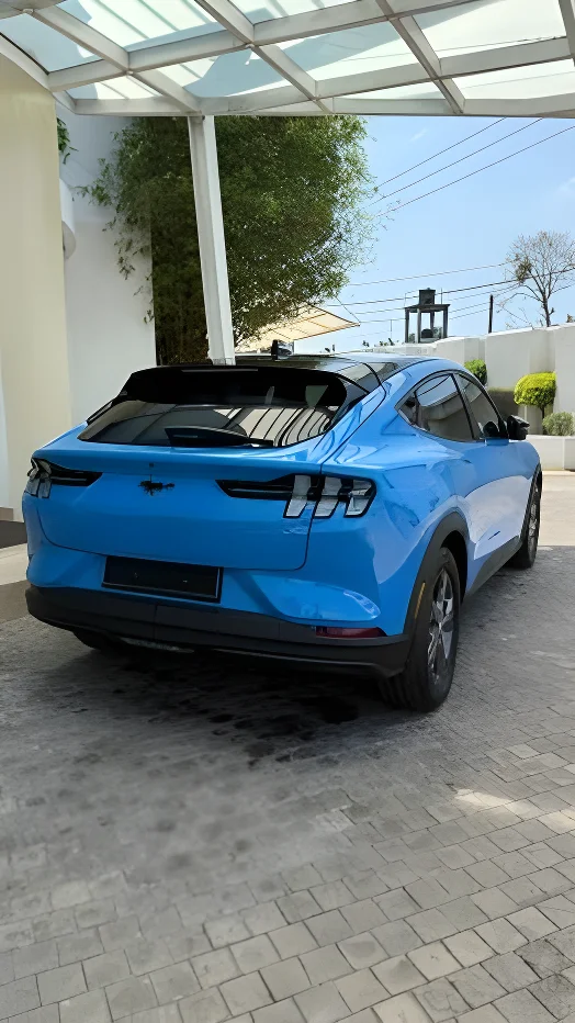 Thumbnail 4 background