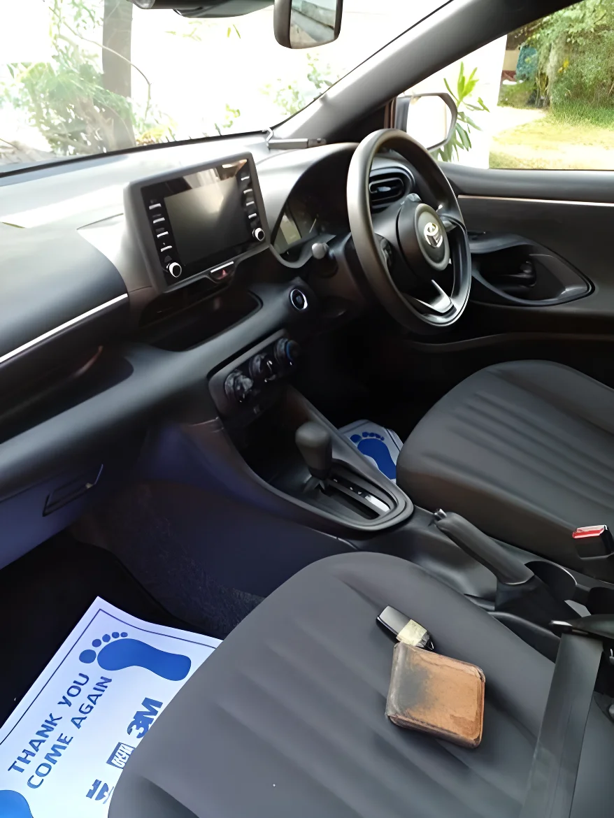 Thumbnail 1 background