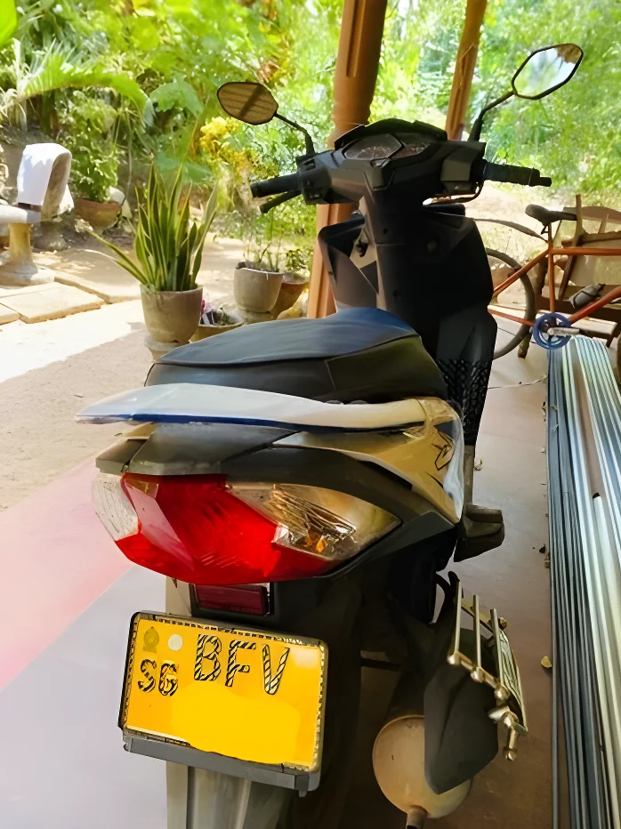 Thumbnail 3 background