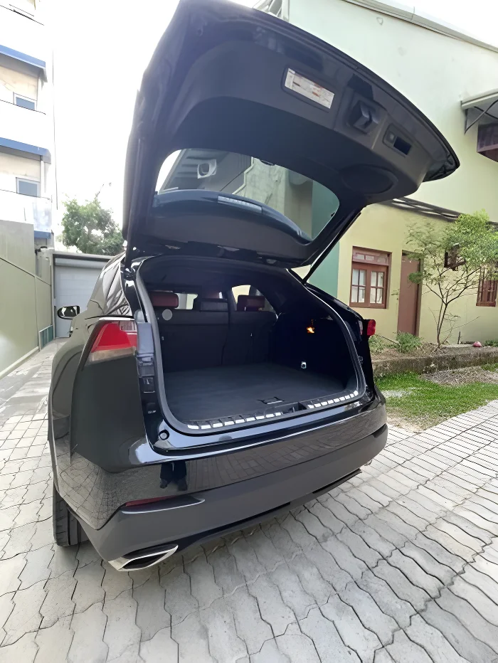 Vehicle image 10 background