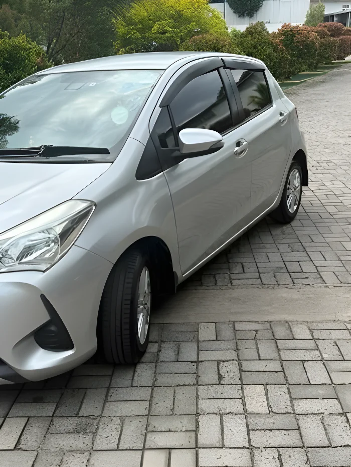 Thumbnail 2 background