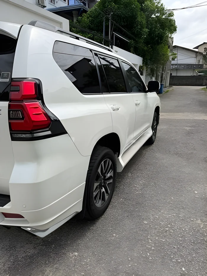 Thumbnail 3 background