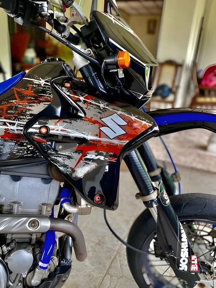 Thumbnail 2 background