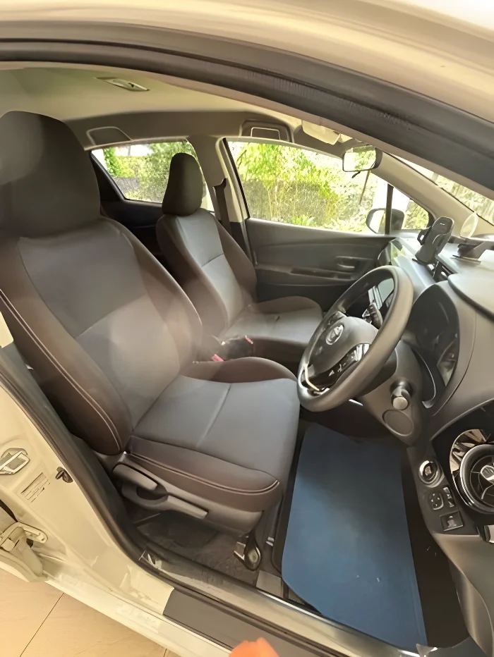 Thumbnail 3 background