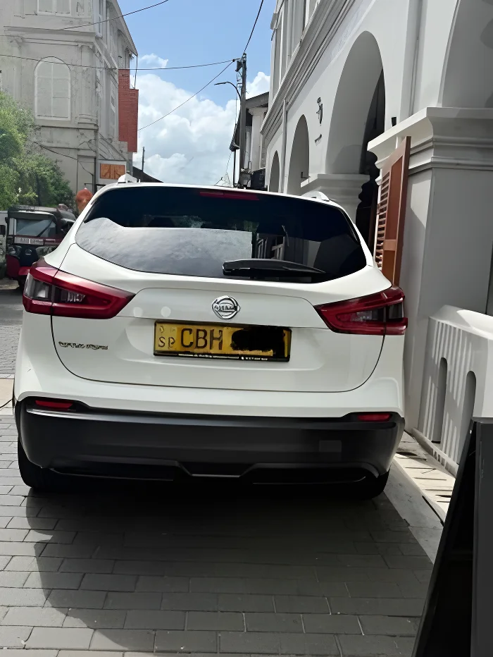 Thumbnail 4 background