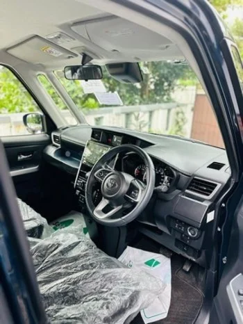 Thumbnail 3 background