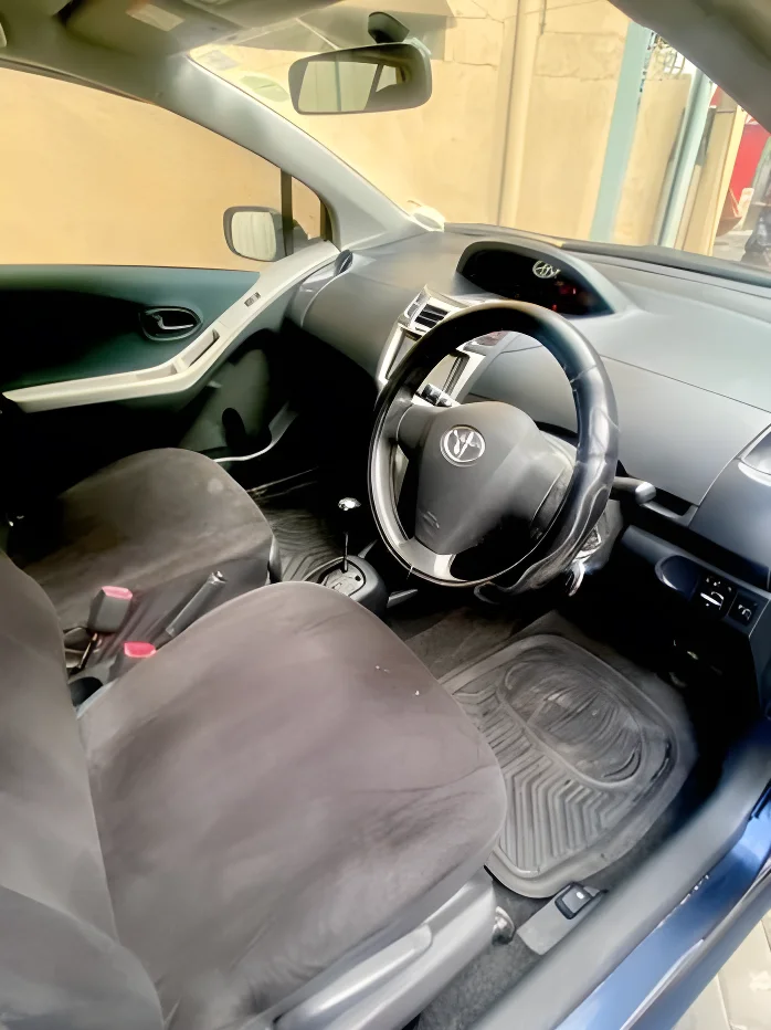 Thumbnail 3 background