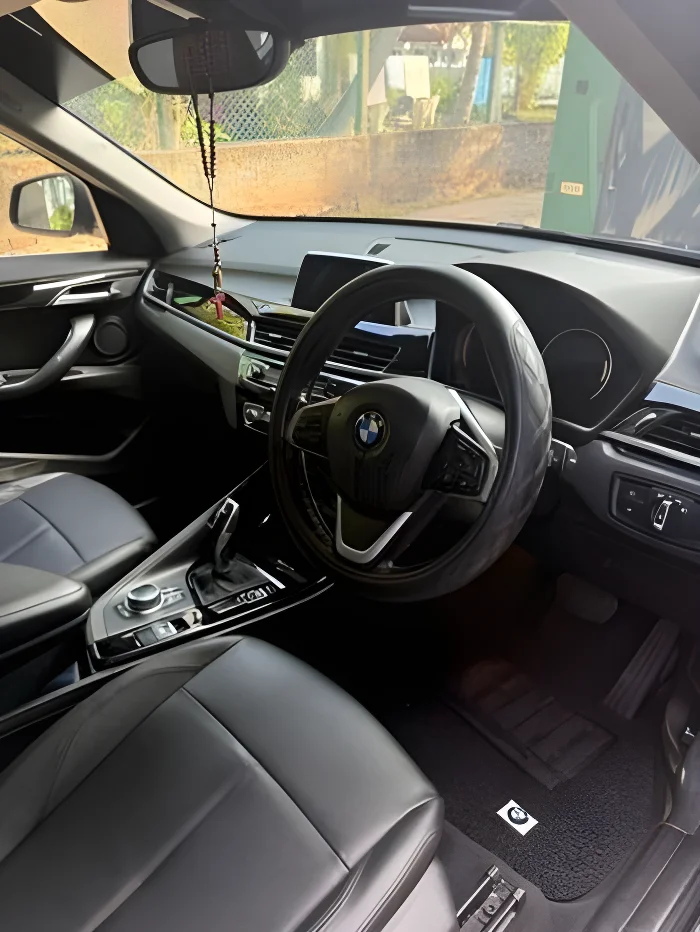 Thumbnail 2 background