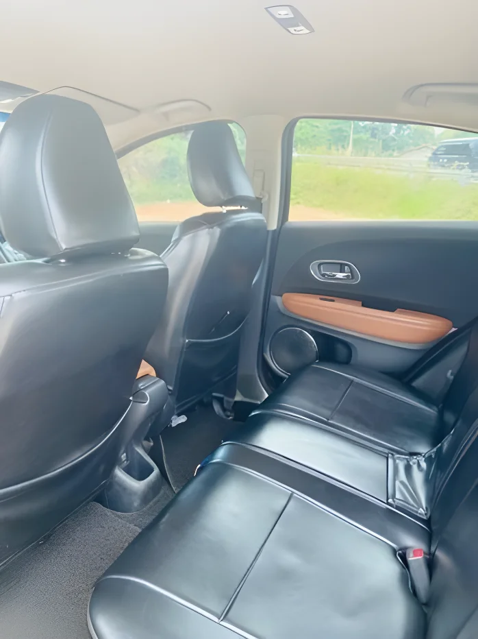 Thumbnail 3 background