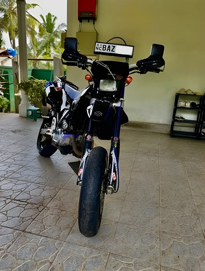 Thumbnail 1 background