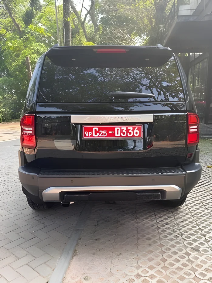 Thumbnail 4 background