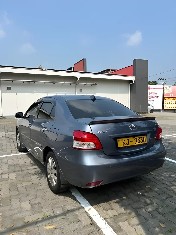 Thumbnail 3 background