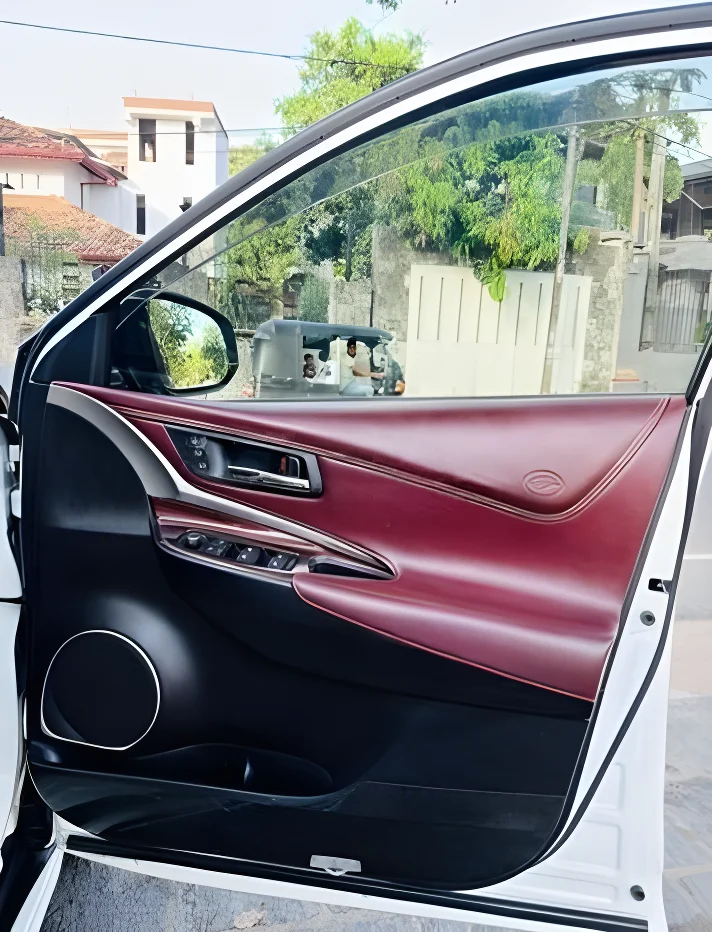 Thumbnail 3 background