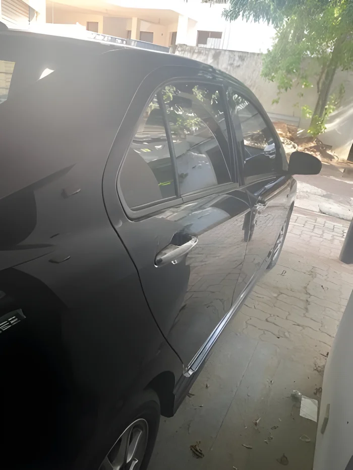 Thumbnail 3 background