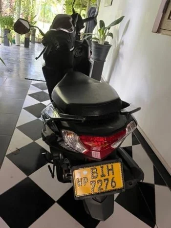 Thumbnail 2 background