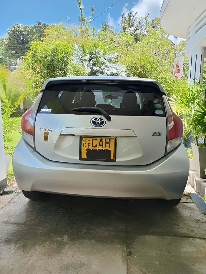 Thumbnail 4 background