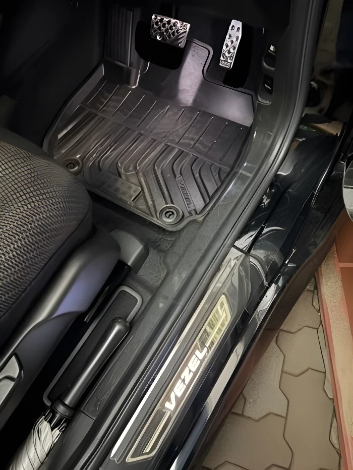 Thumbnail 4 background