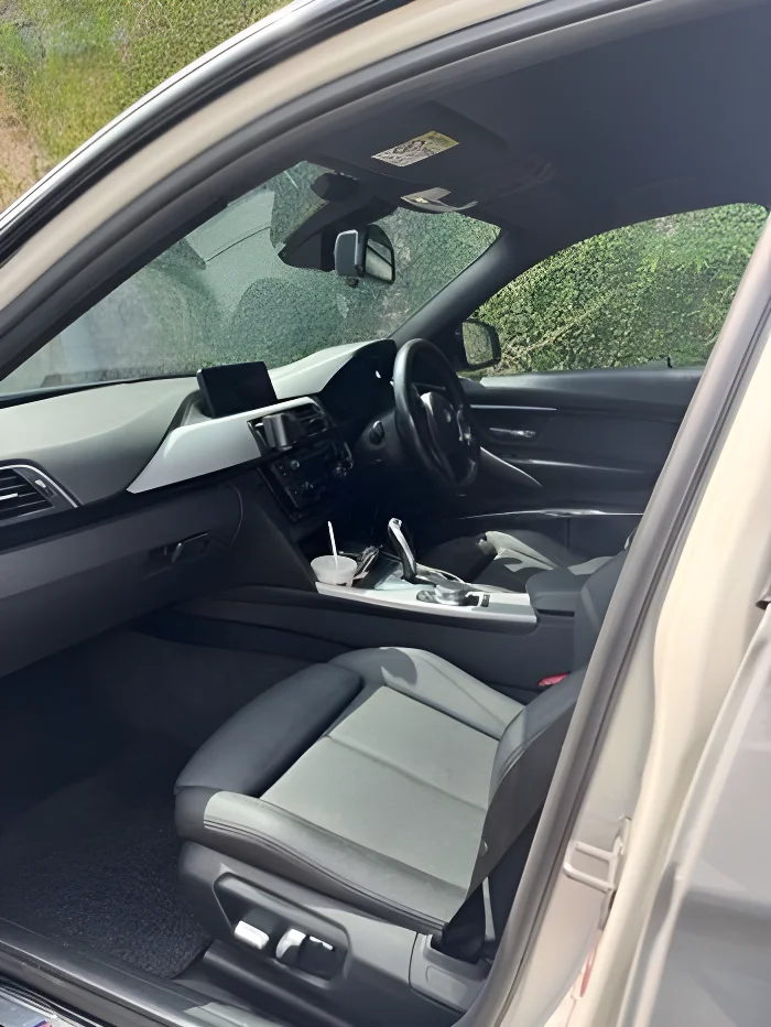 Thumbnail 3 background