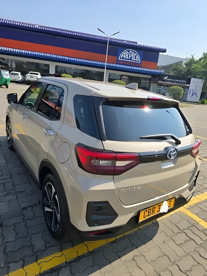 Thumbnail 4 background