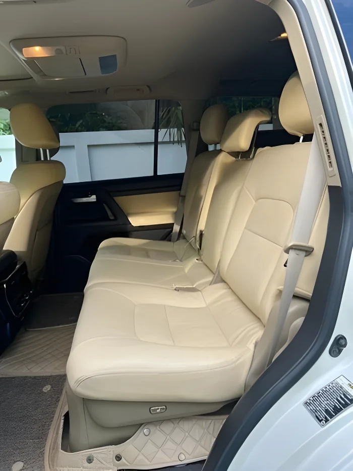 Thumbnail 2 background