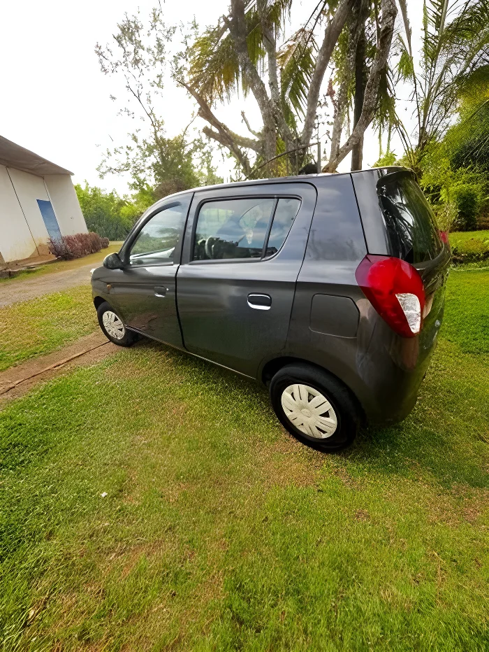 Thumbnail 3 background