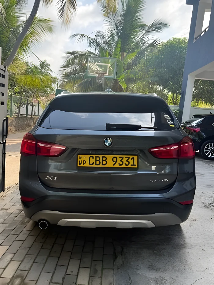 Thumbnail 3 background