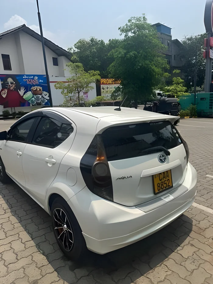 Thumbnail 4 background