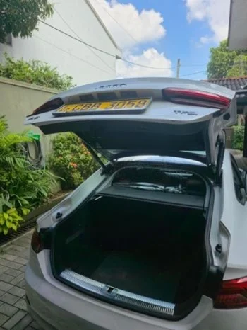 Vehicle image 10 background