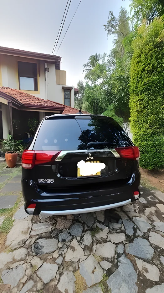 Thumbnail 4 background