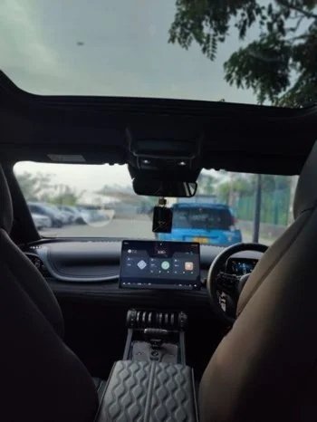 Thumbnail 5 background