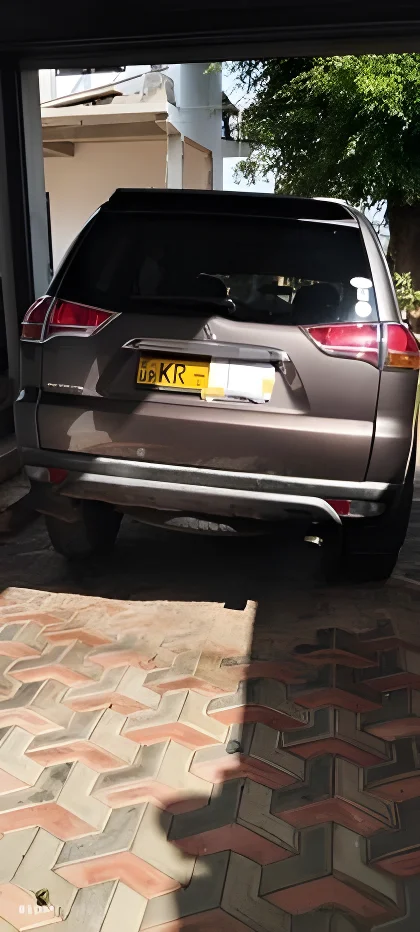 Thumbnail 4 background