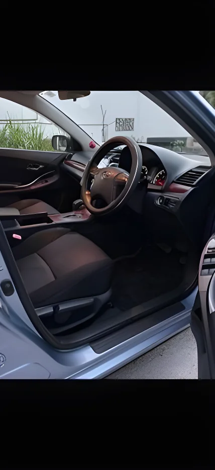 Thumbnail 3 background