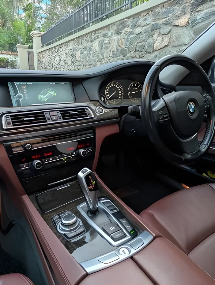 Thumbnail 2 background