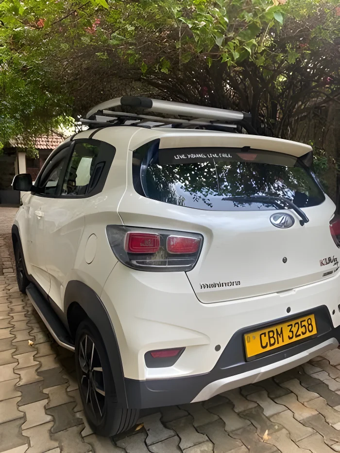 Thumbnail 4 background