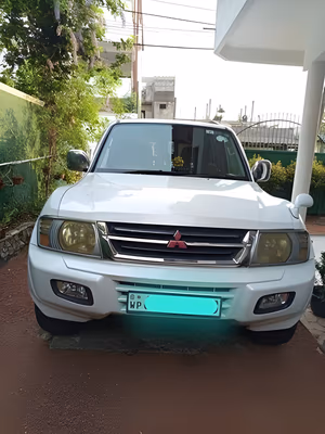2001 Mitsubishi Montero