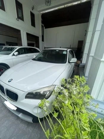 Thumbnail 3 background