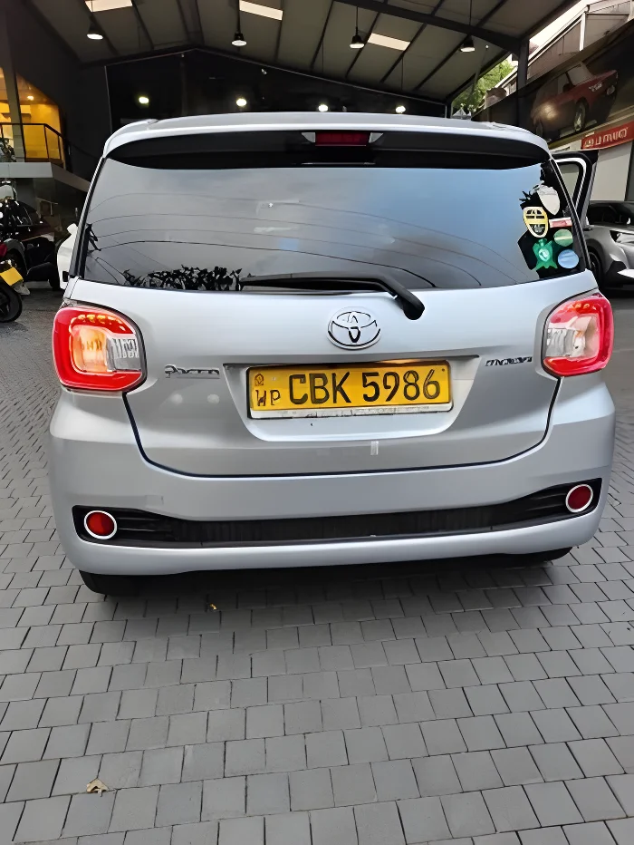 Thumbnail 3 background