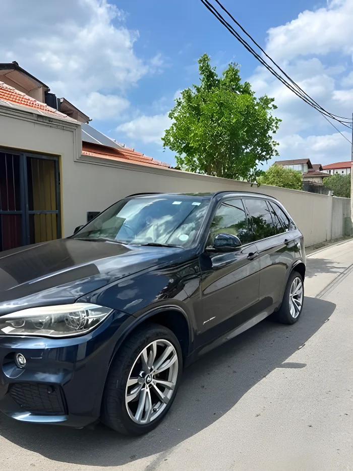 Thumbnail 1 background