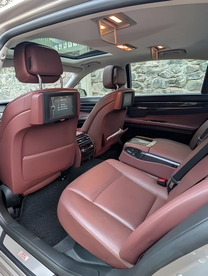 Thumbnail 3 background