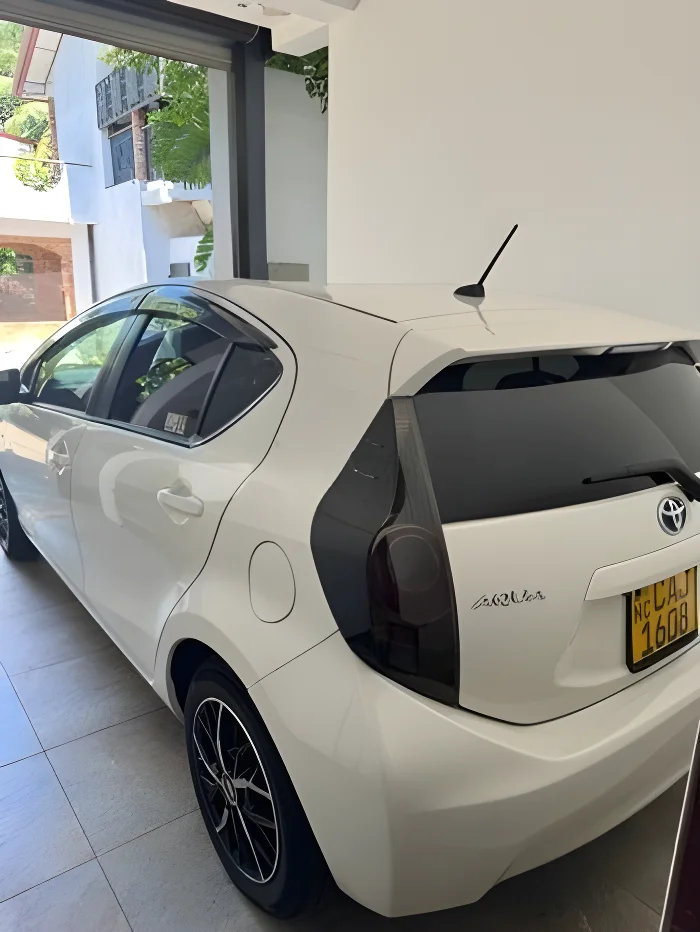 Thumbnail 4 background