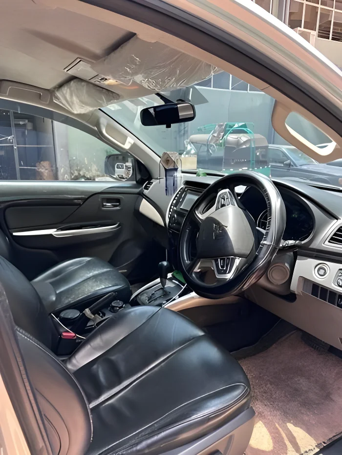 Thumbnail 3 background