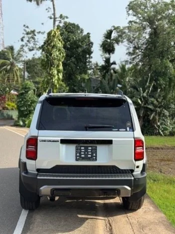 Thumbnail 3 background