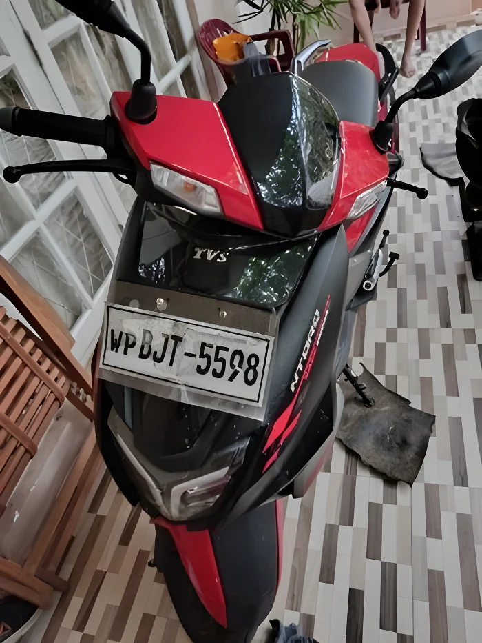 Thumbnail 2 background