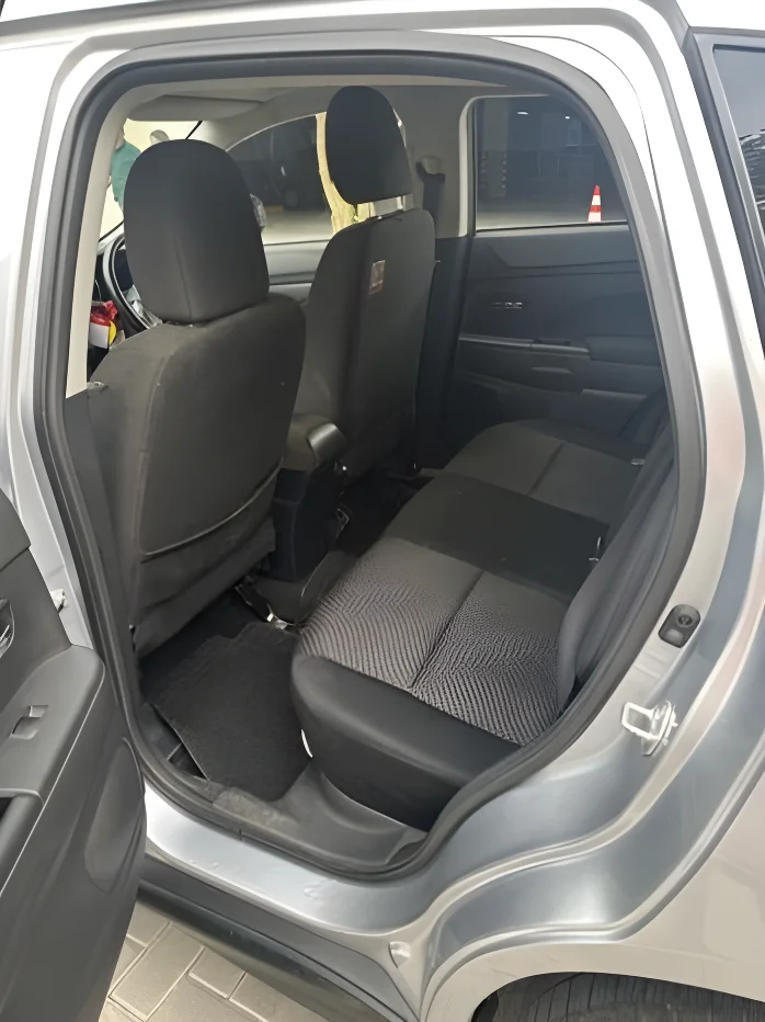 Thumbnail 2 background