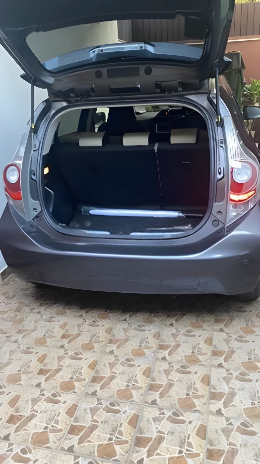 Thumbnail 4 background