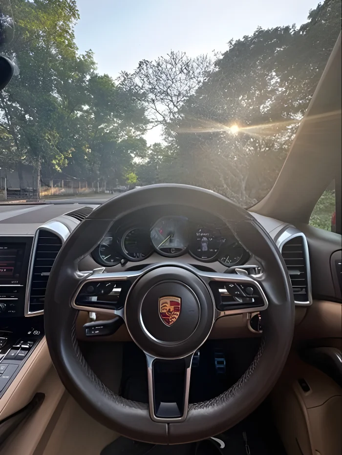 Thumbnail 3 background